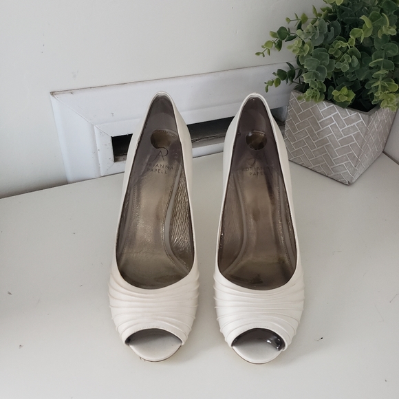 Adrianna Papell Boutique leather wedding party heels - Picture 2 of 7